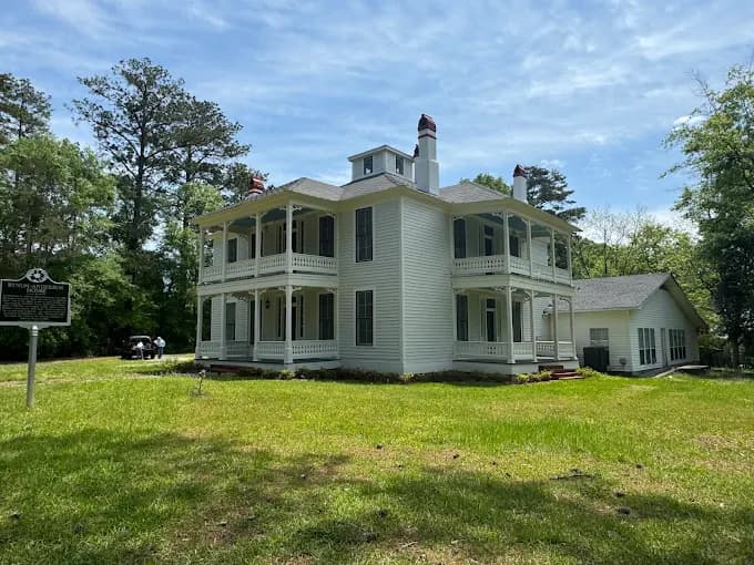 GAF Timberline HDZ shingles in Charcoal — roof completed by Southeast Roofing in Ellisville, Mississippi.