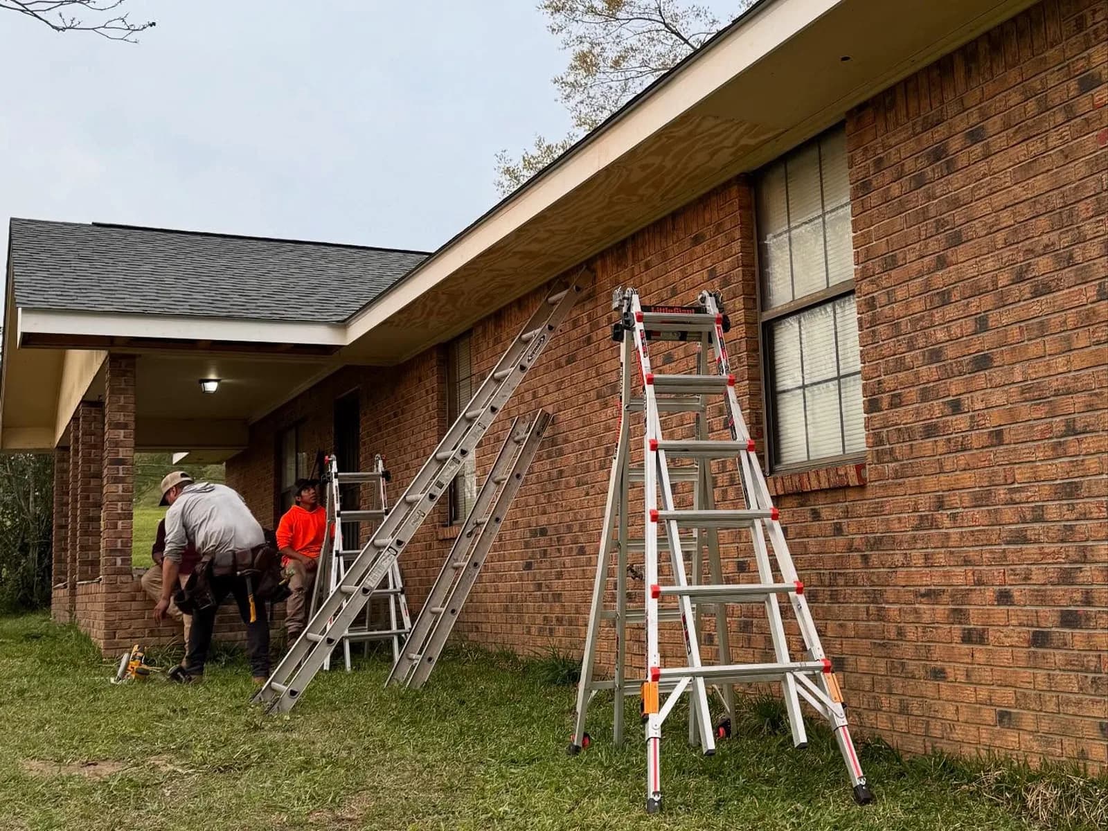 GAF Timberline HDZ shingles in Slate — roof completed by Southeast Roofing in Laurel, Mississippi.