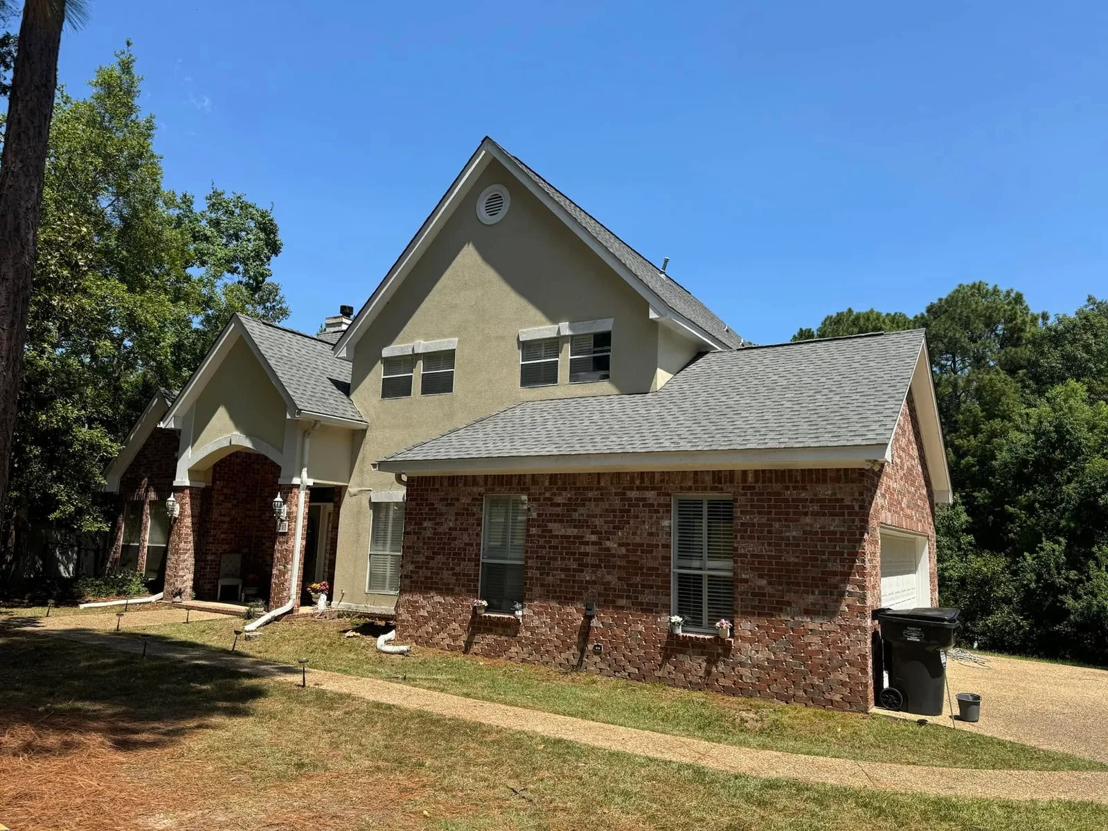 GAF Timberline HDZ shingles in Slate — roof completed by Southeast Roofing in Hattiesburg, Mississippi.