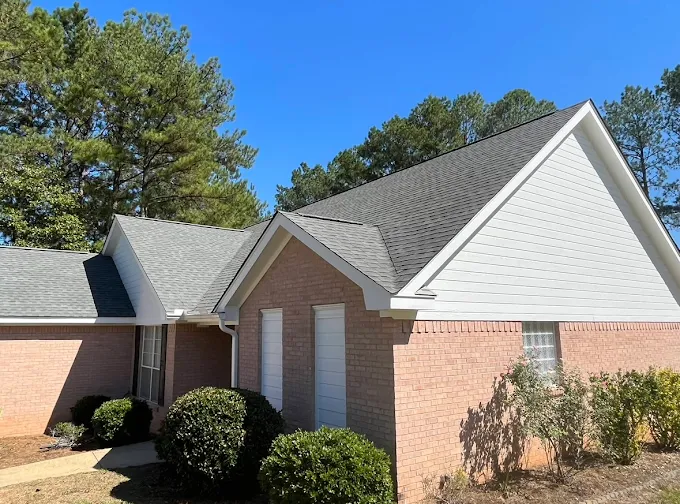 GAF Timberline Natural Shadow shingles in Slate — roof completed by Southeast Roofing in Hattiesburg, Mississippi.