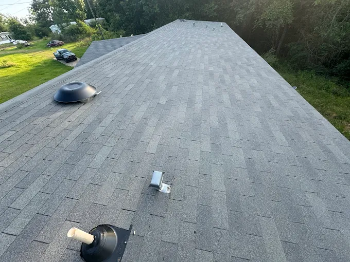 Owens Corning Supreme shingles in Onyx Black — roof completed by Southeast Roofing in Prentiss, Mississippi.